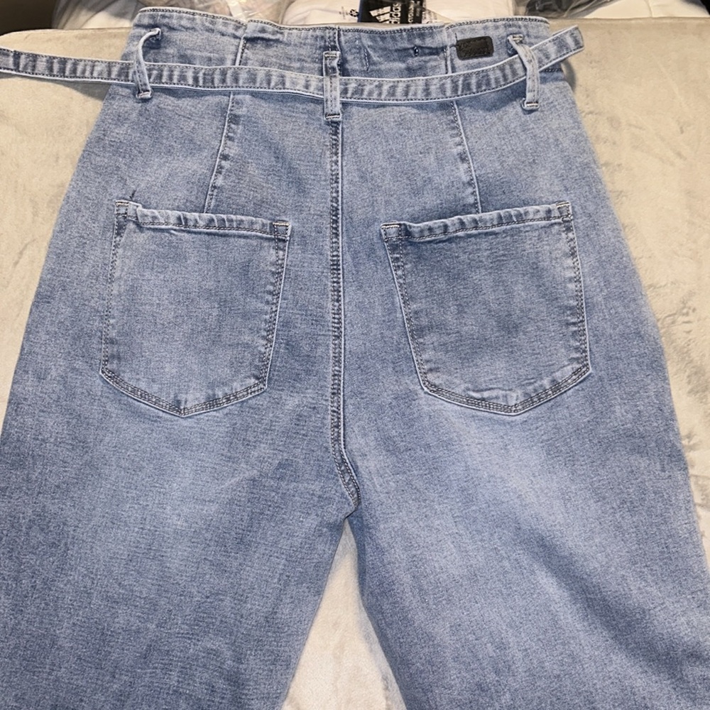 Jeans - Picture 2 of 3